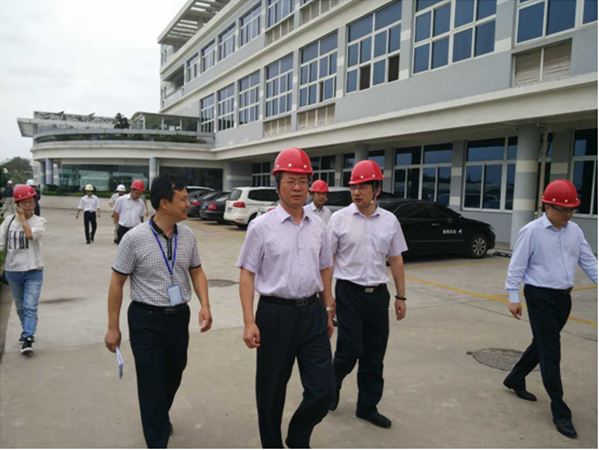海门市长一行国庆节前检查压球（中国）药业